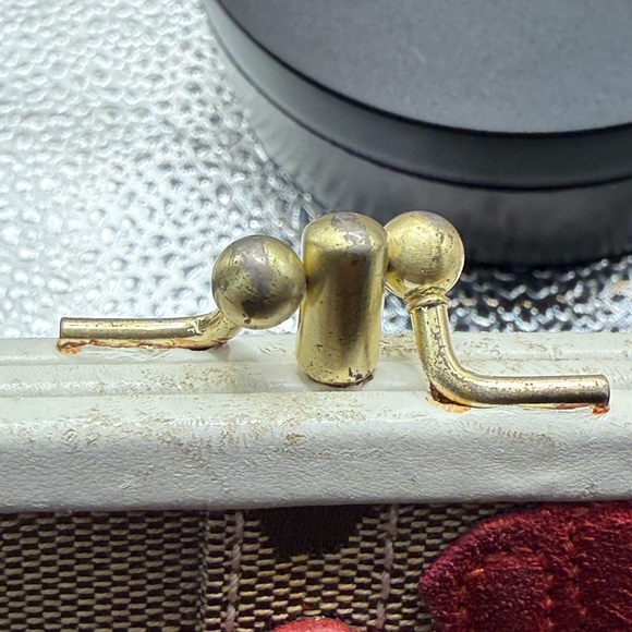 Coach Poppy signature canvas suede floral appliqué wristlet/coin purse. - Picture 9 of 13